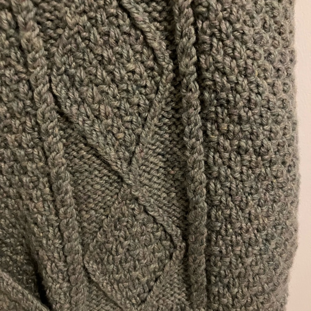 Irish Hand Knit Olive Green Sweater Vest Size Medium - Picture 7 of 7